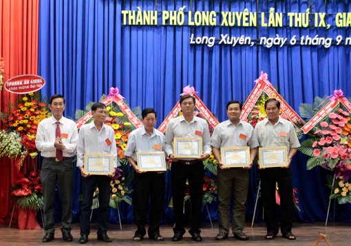 Tuyên dương nông dân sản xuất - kinh doanh giỏi TP. Long Xuyên giai đoạn 2016-2019