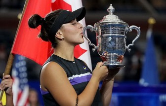 Tay vợt 19 tuổi hạ gục Serena Williams để vô địch US Open 2019!