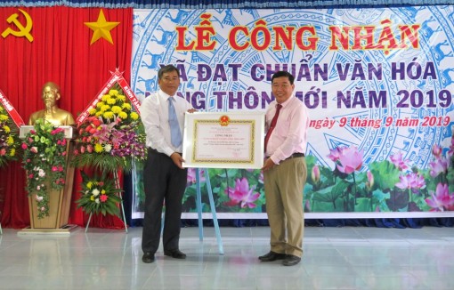 Công nhận xã Hòa Lạc đạt chuẩn văn hóa nông thôn mới