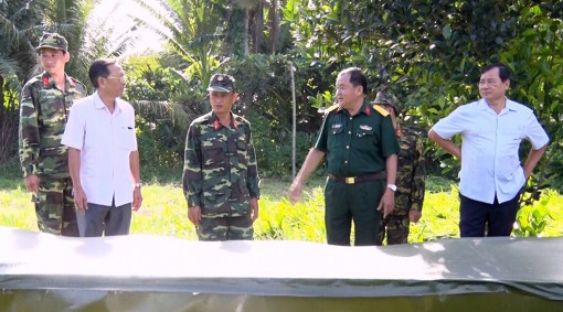 Bí thư Huyện ủy Phú Tân Lâm Phước Trung kiểm tra công tác tổ chức diễn tập khu vực phòng thủ huyện