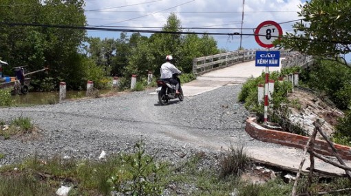 Cà Mau: Đường làm chậm chạp, huyện nói lỗi khách quan nhưng bị tỉnh “bắt giò”