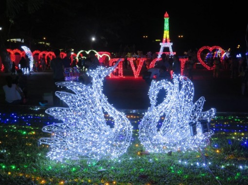 Cần Thơ: Rực rỡ lễ hội đèn LED nghệ thuật chào Trung thu