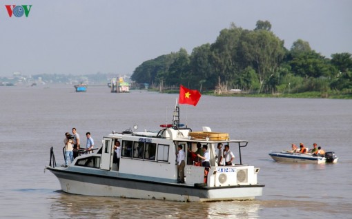 Liên kết vùng, kiểm soát khai thác cát để cứu ĐBSCL