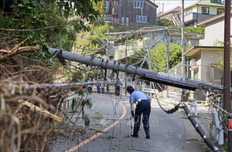 Nhật Bản: Một số thành phố vẫn chưa thể khôi phục được mạng lưới điện sau bão