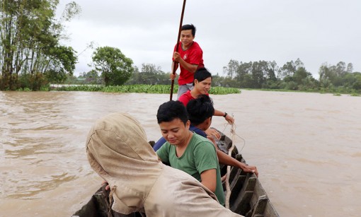 Hấp dẫn dịch vụ trải nghiệm trên đồng nước nổi