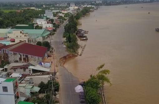 Đồng bằng sông Cửu Long: Cần liên kết vùng trong phòng chống sạt lở bờ sông