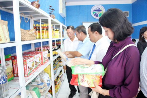 Khai trương cửa hàng đặc sản, nông sản an toàn An Giang