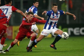 CLB Heereveen cầm hòa FC Utrecht trong ngày Văn Hậu không được vào sân