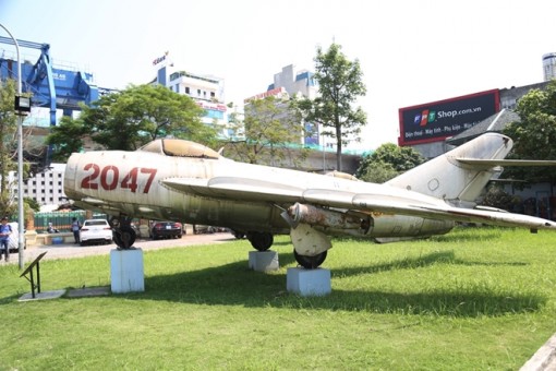 Cận cảnh loại Mig-17 cùng Anh hùng Nguyễn Văn Bảy làm nên huyền thoại