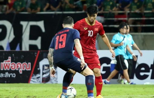 Mạc Hồng Quân có cơ hội đá cắm do Công Phượng ít được thi đấu ở Bỉ?