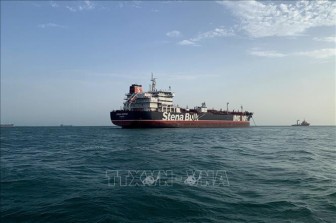 Iran bỏ lệnh tạm giữ tàu treo cờ Anh