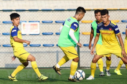 U22 Việt Nam khó khăn thế nào khi thi đấu với cỏ nhân tạo ở SEA Games?