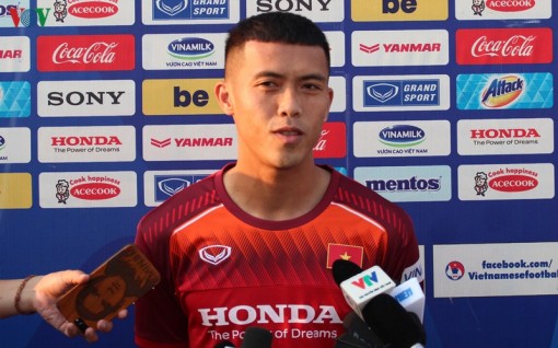 Tân binh ĐT Việt Nam tự tin cạnh tranh ở vị trí của Đoàn Văn Hậu