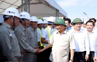 Thủ tướng thị sát tiến độ thi công cao tốc Trung Lương-Mỹ Thuận