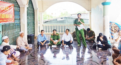 Hiệu quả mô hình “Rủ nhau làm tốt của xóm Chăm”