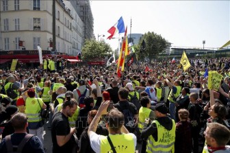 Trên 1.000 người thuộc phong trào 'Áo vàng' tiếp tục biểu tình tại Pháp