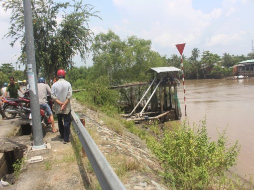 Sửa máy bơm, 5 công nhân bị điện giật thương vong