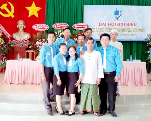 Đảng viên tiêu biểu làng Chăm