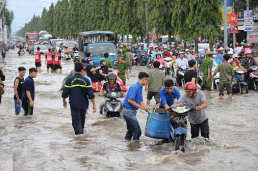 Đỉnh triều tại các sông ở miền Tây vẫn còn cao
