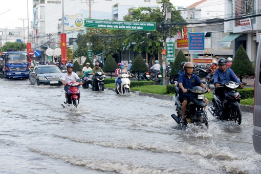 Long Xuyên ngập nhiều nơi…