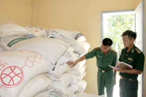 Nhân dân sát cánh cùng Biên phòng chống buôn lậu ở biên giới Hà Tiên