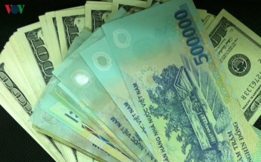 Giá USD trong nước ít biến động dù đồng bạc xanh trên thế giới neo cao