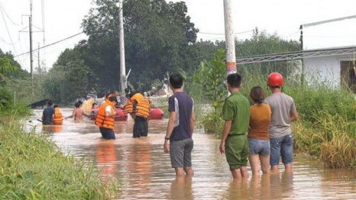 Bình Phước: Lũ lớn nhất trong 10 năm, sơ tán khẩn cấp hàng chục hộ dân