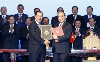 Thủ tướng Nguyễn Xuân Phúc và Thủ tướng Hun Xen đồng chủ trì Hội nghị tổng kết công tác phân giới cắm mốc biên giới đất liền