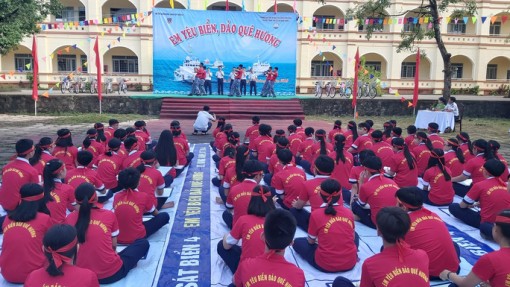 Sôi nổi cuộc thi “Em yêu biển, đảo quê hương” tại Phú Quốc