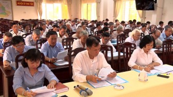 Huyện ủy Phú Tân họp mặt chức sắc, chức việc các tôn giáo