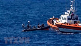 Lật thuyền chở người di cư khiến hàng chục người chết và mất tích