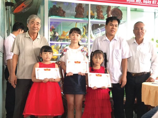 Xây dựng xã hội học tập khởi nguồn từ gia đình