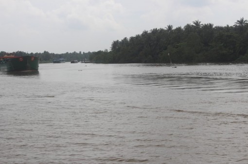 Tàu chở 1.320 tấn than chìm trên kênh Chợ Gạo