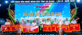 Khai mạc Liên hoan văn nghệ nông dân tỉnh