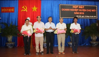 Chợ Mới biểu dương doanh nghiệp, doanh nhân tiêu biểu