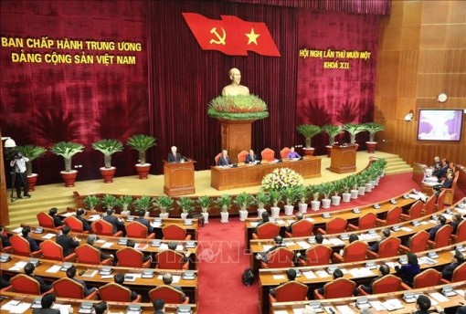 Bế mạc Hội nghị Trung ương 11