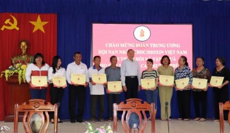 Trung ương Hội Nạn nhân chất độc da cam/dioxin Việt Nam làm việc tại Phú Tân