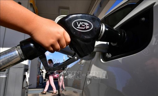 Giá dầu châu Á tăng 2% trong phiên đầu tuần