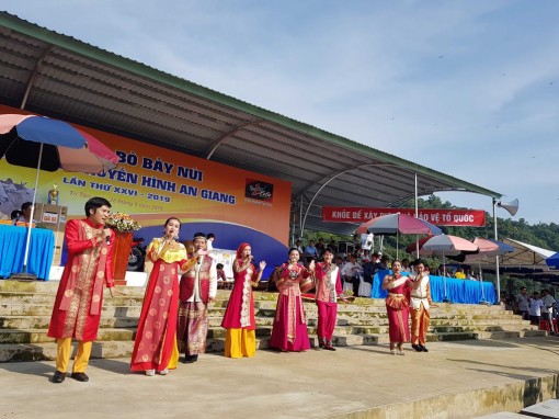 Tri Tôn tập trung hoàn thành nhiệm vụ