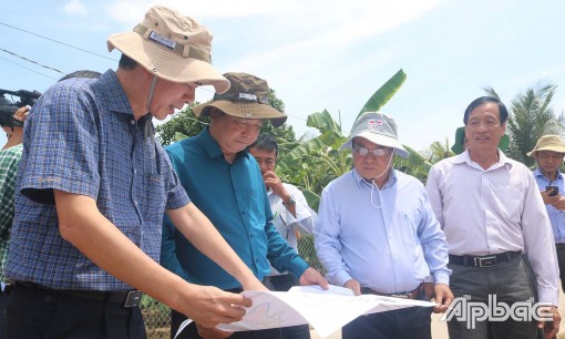 Khảo sát tình hình sạt lở tuyến đê biển Gò Công