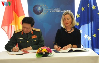 Việt Nam và EU ký kết Hiệp định về hợp tác quốc phòng