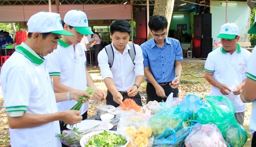 Khối thi đua 8 đoạt giải nhất Hội thi khéo tay “Chia sẻ việc nhà”