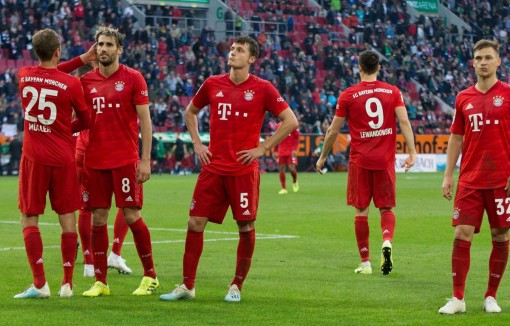 Ban lãnh đạo và fan Bayern còn có thể kiên nhẫn được bao lâu nữa?