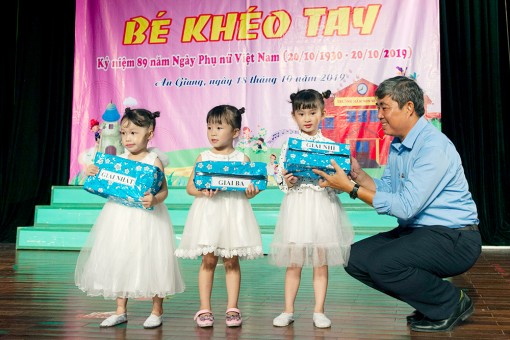 Hội thi bé khéo tay