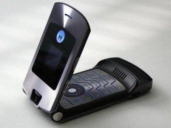 Hãng Motorola sắp hồi sinh 'tượng đài' điện thoại nắp gập Razr?