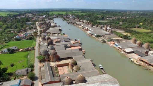 "Vương quốc gạch gốm Mang Thít" sẽ trở thành di sản đương đại?