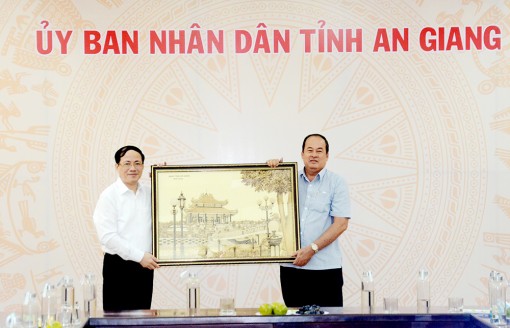 Bàn giải pháp phát triển An Giang điện tử