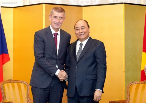 Thủ tướng gặp song phương lãnh đạo một số nước