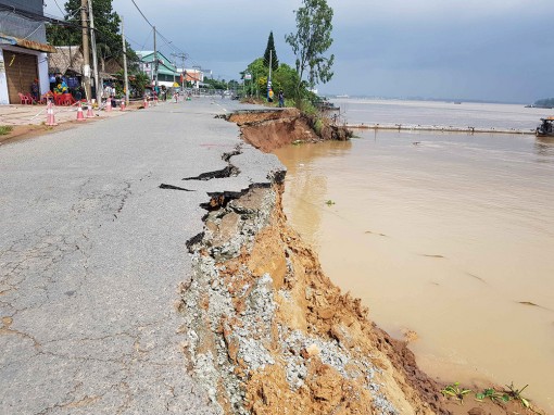 Ứng phó lâu dài với sạt lở