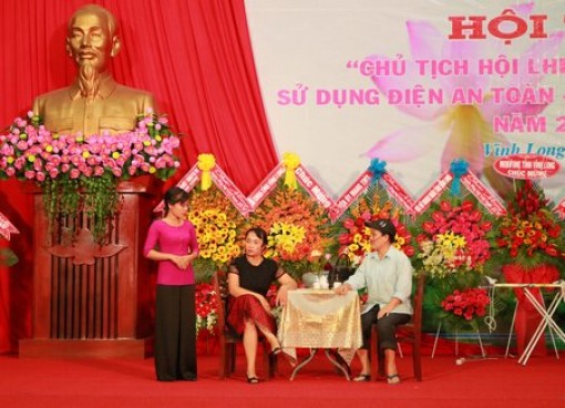 Phụ nữ Vĩnh Long cùng nhau tiết kiệm điện